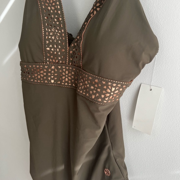 Luxury swim suite - Picture 6 of 9